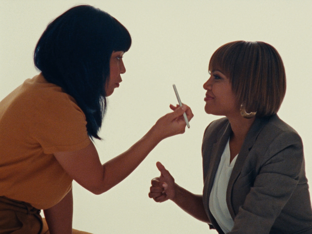Artist consulting with a Beauty House client